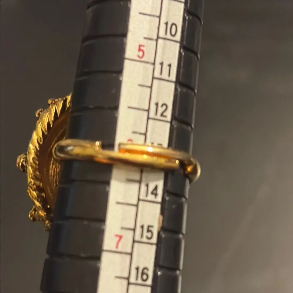 Elegant Vintage Seahorse Gold and Green Statement Ring